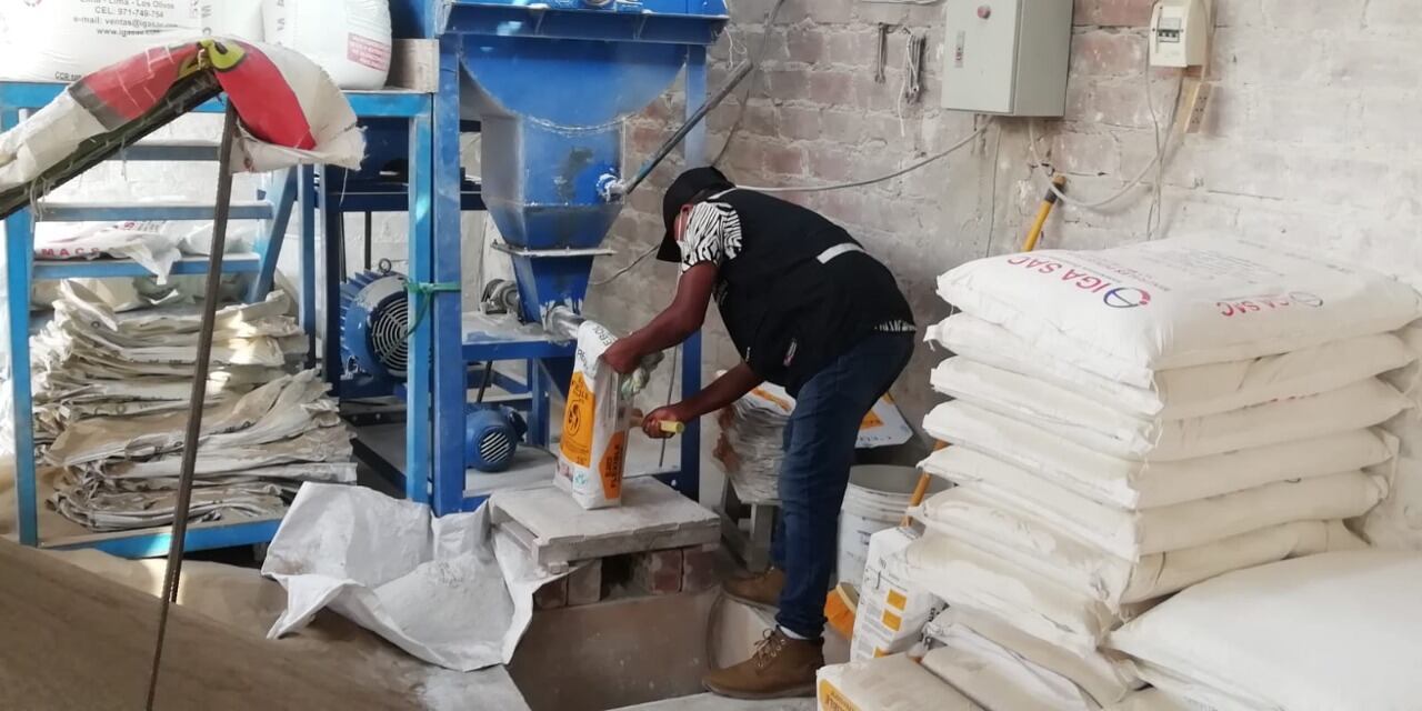 Cemento 'bamba' fue incautado por las autoridades municipales de Comas y la Policía. | Foto: Municipalidad de Comas