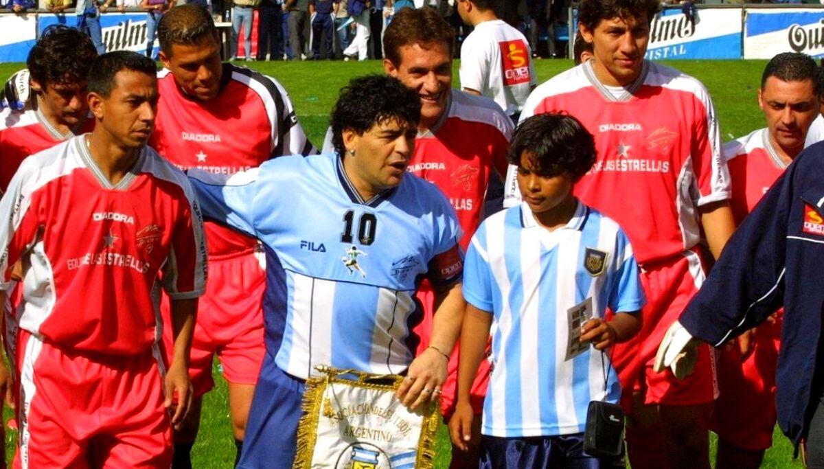 Nolbero Solano en la despedida de Diego Maradona (Foto: GEC)