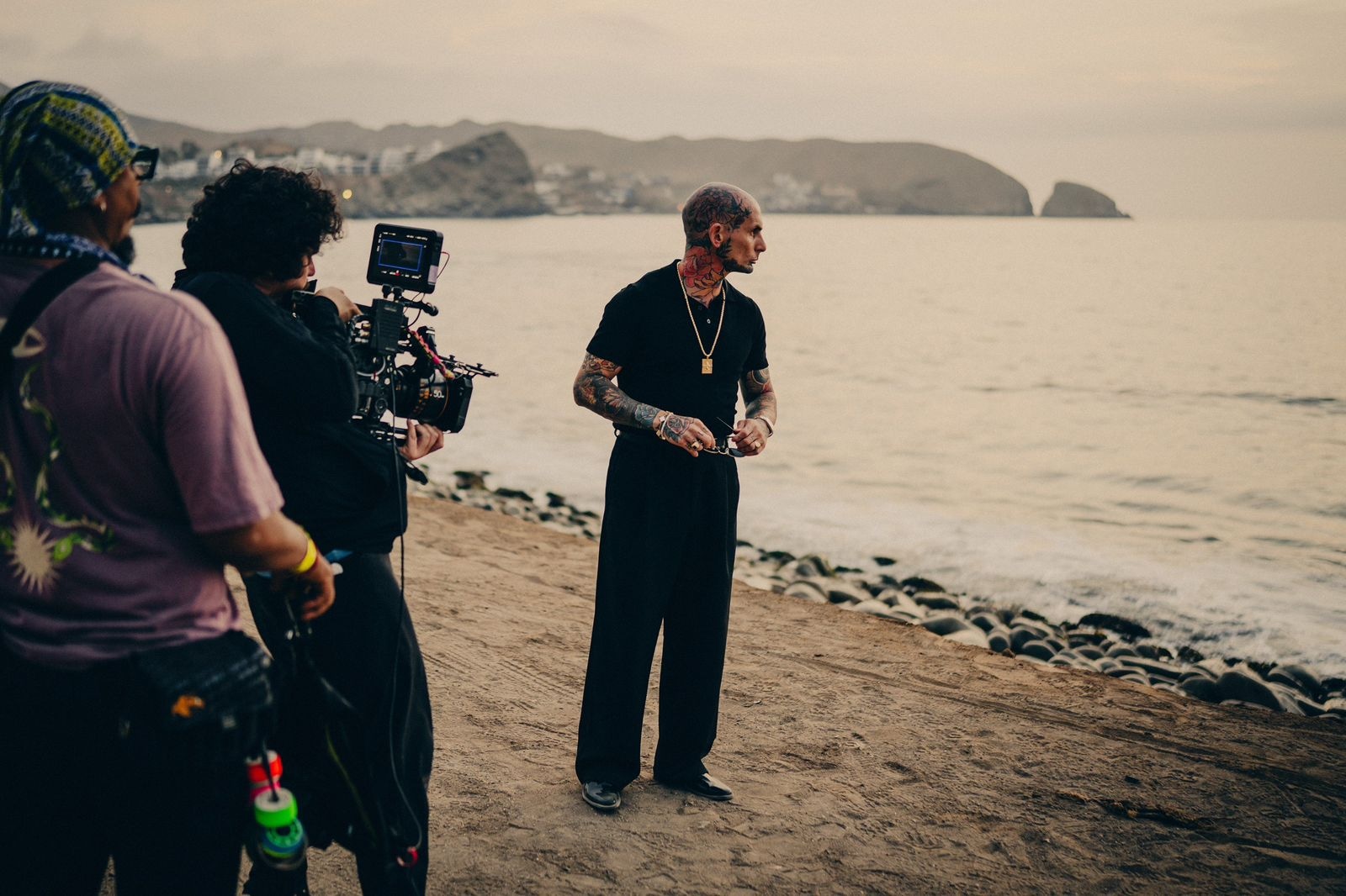 Ke Personajes grabó videoclip en playas del sur de Lima