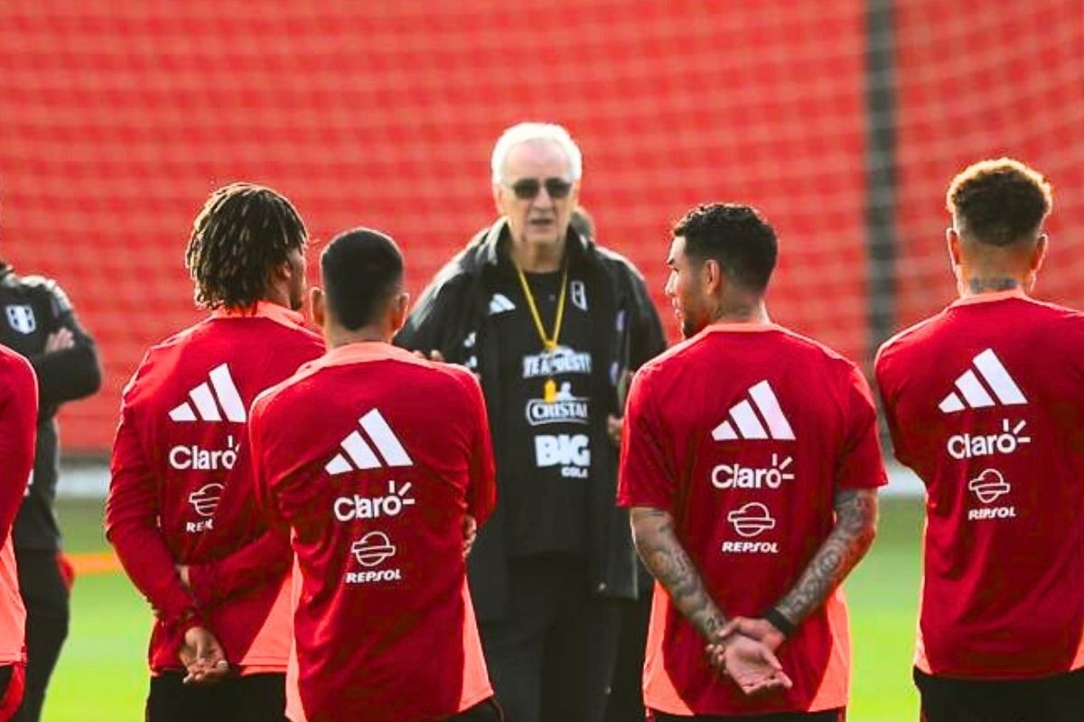 Jorge fossati ya entrenacon el primer convocado al Perú vs Chile (Foto: GEC)