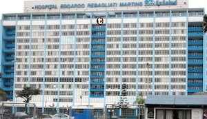 Mujer pierde la vida al caer del piso 14 del Hospital Rebagliati: Inician investigación