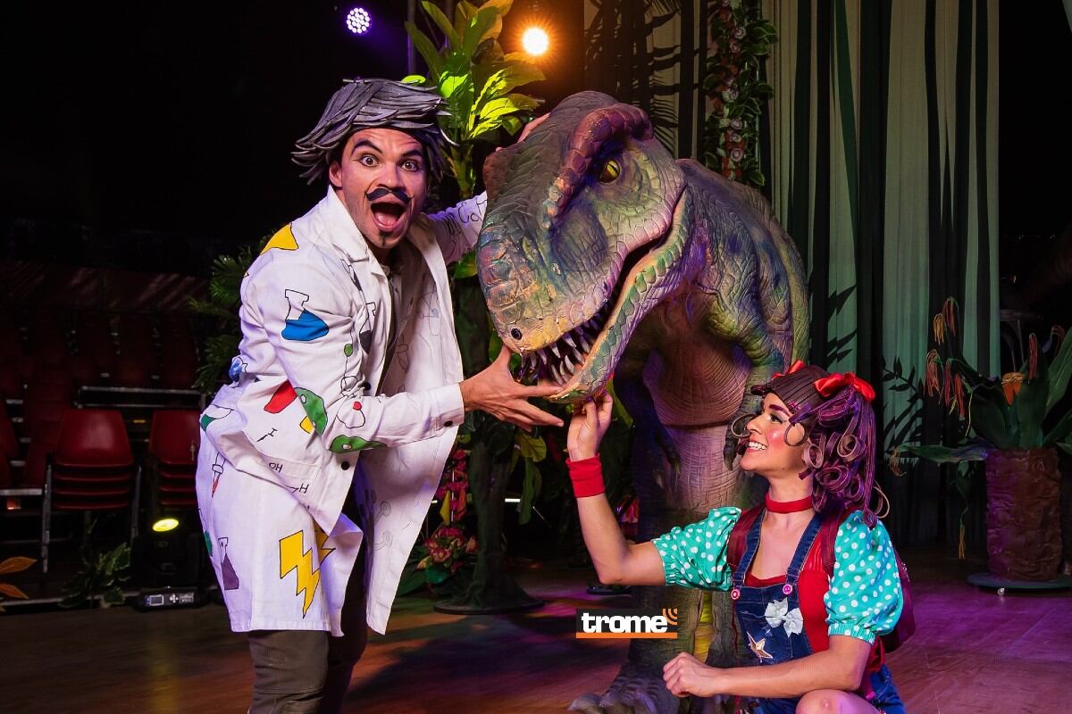 Gran aventura con dinosaurios y lo mejor de las artes escénicas (circo, teatro, danza), un científico, su asistente, un robot, seres jurásicos y más. (Tsaurios / Trome)
