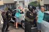¡Cayó ‘Ñato’! Capturan a cabecilla de banda con pasado terrorista que asaltaba repartidores y hallan arma y droga en su vehículo