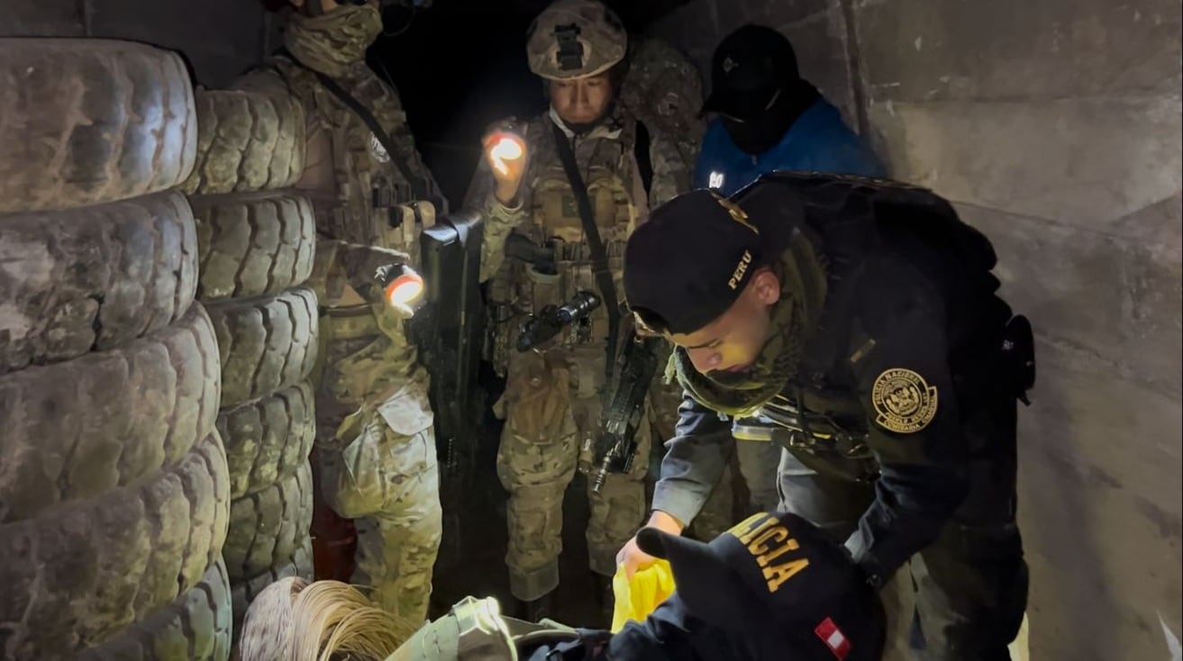 Efectivos de la Policía Nacional y de las Fuerzas Armadas participaron del operativo contra Los Zetas.