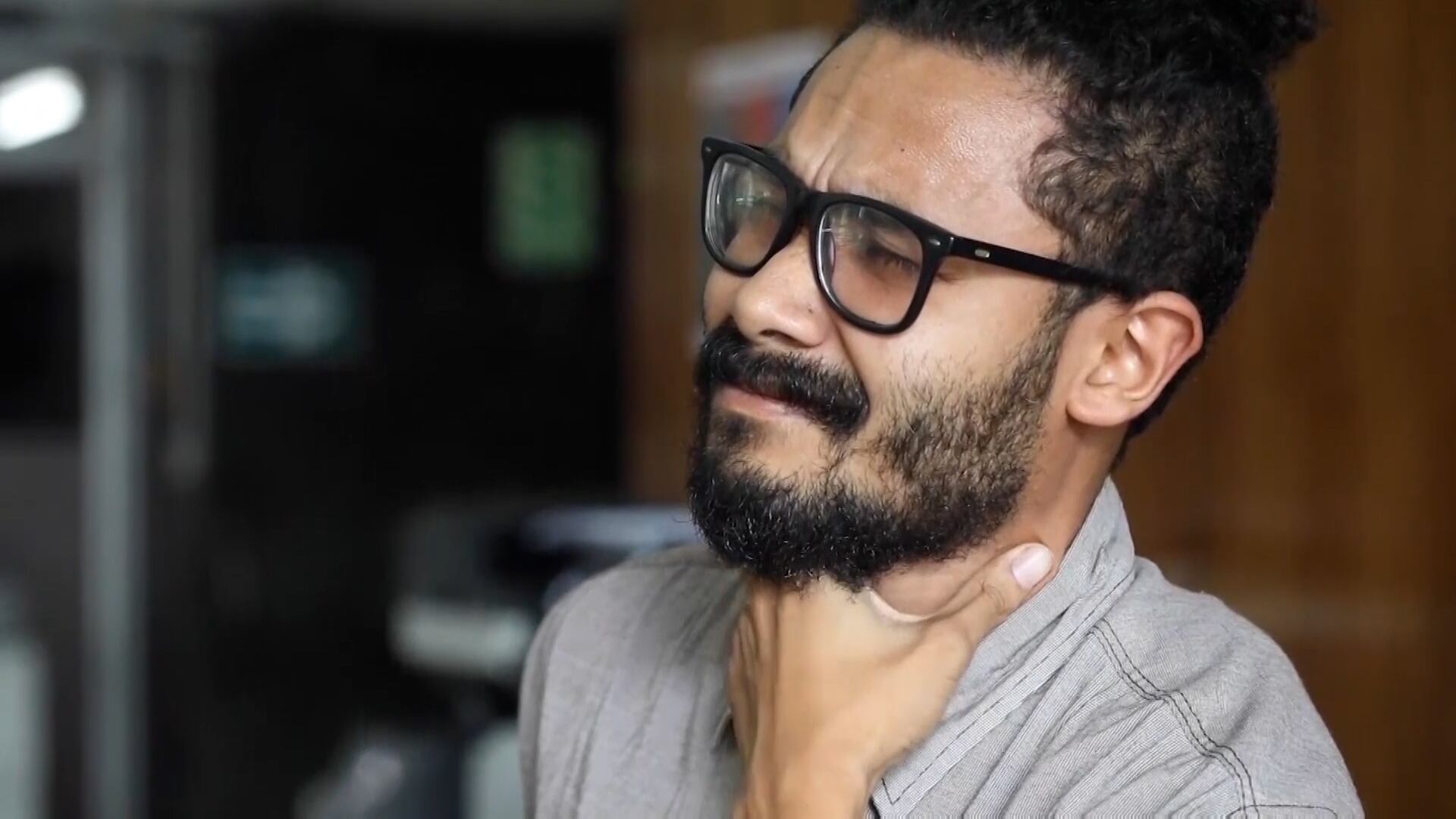 El dolor de garganta es uno de los síntomas (Foto:EsSalud)