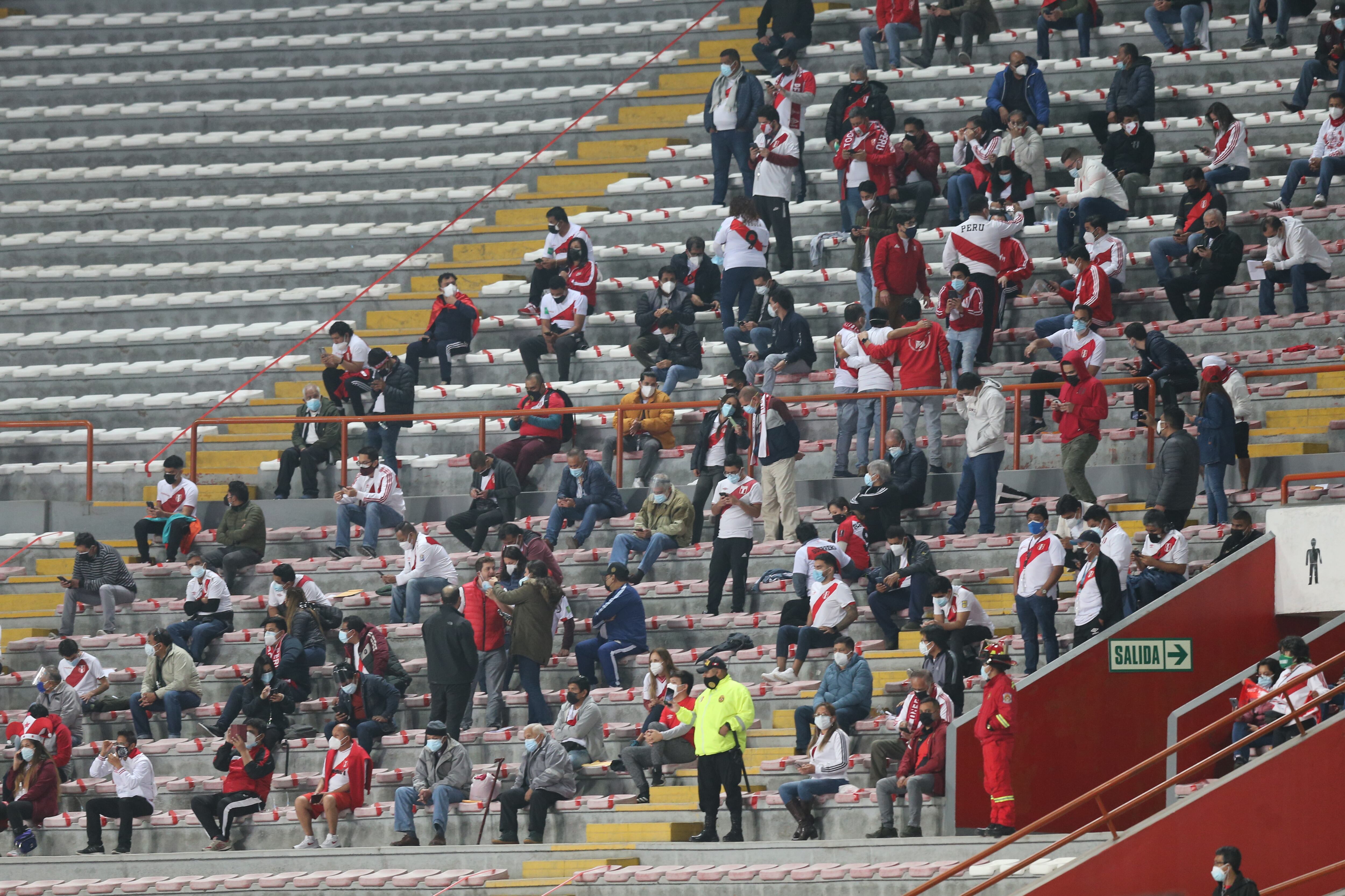 Hinchas no cuadieron masivamente al Estadio Nacional