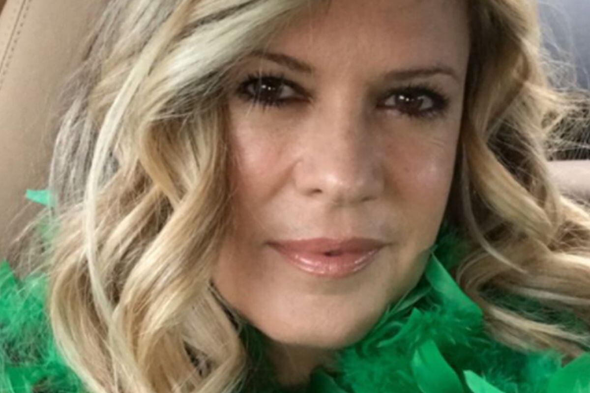 La presentadora se animó a contar su romance con el artista boricua. (Foto: Rebecca Alva / Instagram)