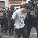 Bandas de la droga se agarran a balazos en Barrios Altos: PNP los capturó tras atentado, entre ellos un menor de 15 años