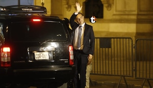 José Jerí se retiró de Palacio de Gobierno: Ministros lo despidieron y se fue en camioneta | VIDEO