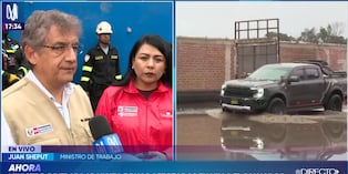 Juan Sheput anunciando el programa Llamkasun en Villa El Salvador (Foto: Canal N)