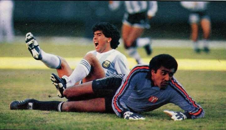 Gonzales Ganoza también destacó en la Selección peruana y chocó con los grandes como Diego Armando Maradona.