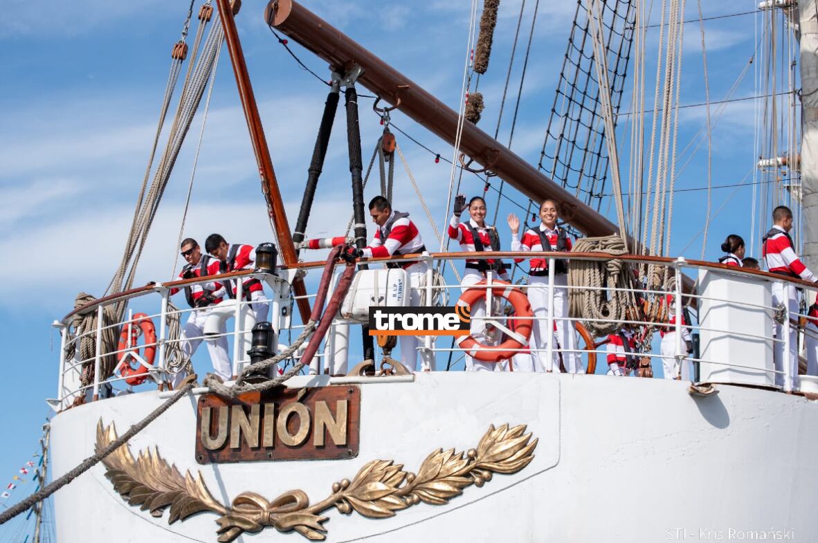 Gran buque escuela a vela de la Marina de Guerra sigue su viaje y llegó a Alemania. Muestra a visitantes nuestras tradiciones, gastronomía, oferta exportable y destinos. (Kris Romanski / I. Medina / Trome).