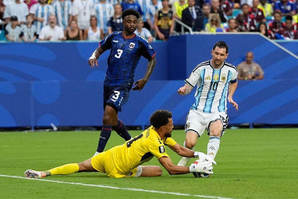 Vozinha y Messi tuvieron un duelo aparte en el Argentina vs. Cabo Verde. (Foto: AP Photo/George Walker IV)