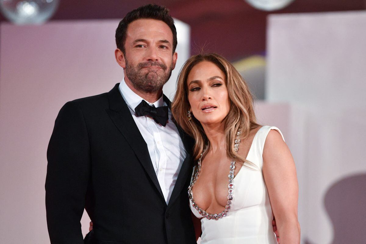 Jennifer Lopez y Ben Affleck disfrutan de su amor tras haber estado separados 17 años y ya planean pasar Navidad en familia, junto a los hijos de sus anteriores matrimonios. (Foto: AFP)