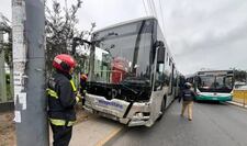 Chofer del Metropolitano muere en plena ruta en Chorrillos: Bus terminó chocando contra poste