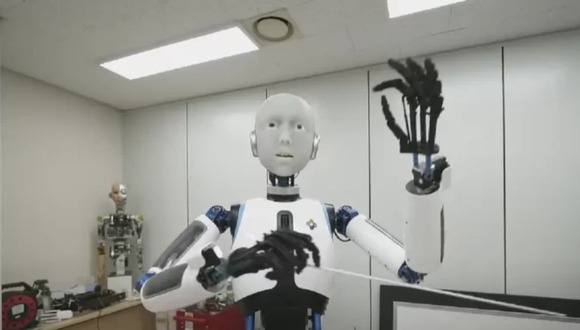HISTORIA VIRAL | ¿Quién es EveR 6? Conoce al robot que dirige una orquesta sinfónica en Corea del Sur. (Foto: AFP)