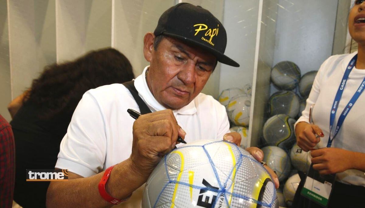 Hinchas se desvivían por conocer a Hugo Sotil (Foto: GEC)