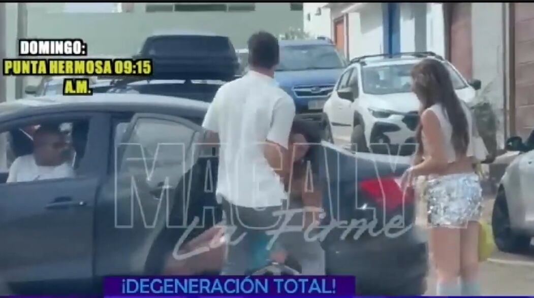 Así fue sacada Macarena Vélez del taxi que la llevó de regreso a su casa. (Magaly TV, La Firme)