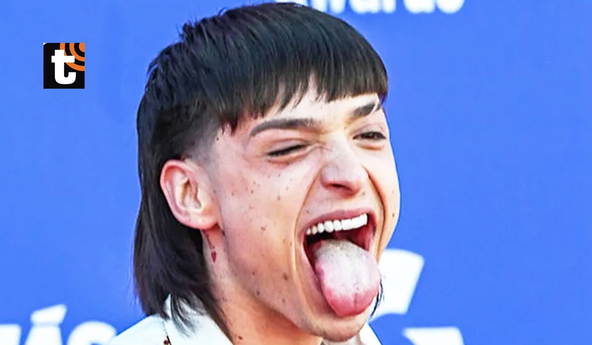 Peso Pluma fue criticado por tener la lengua blanca.