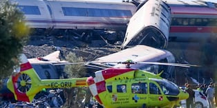 Choque de trenes causa tragedia en España (Foto: EFE)