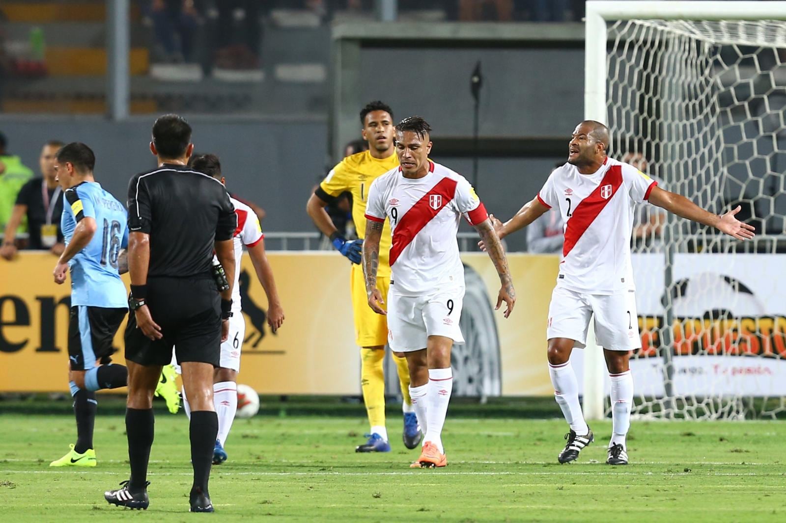 Alberto Rodríguez se defiende ante reproche de Guerrero (Foto: GEC)