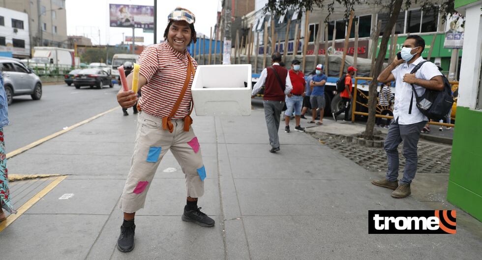 Padre de familia se caracteriza como el Chavo del 8