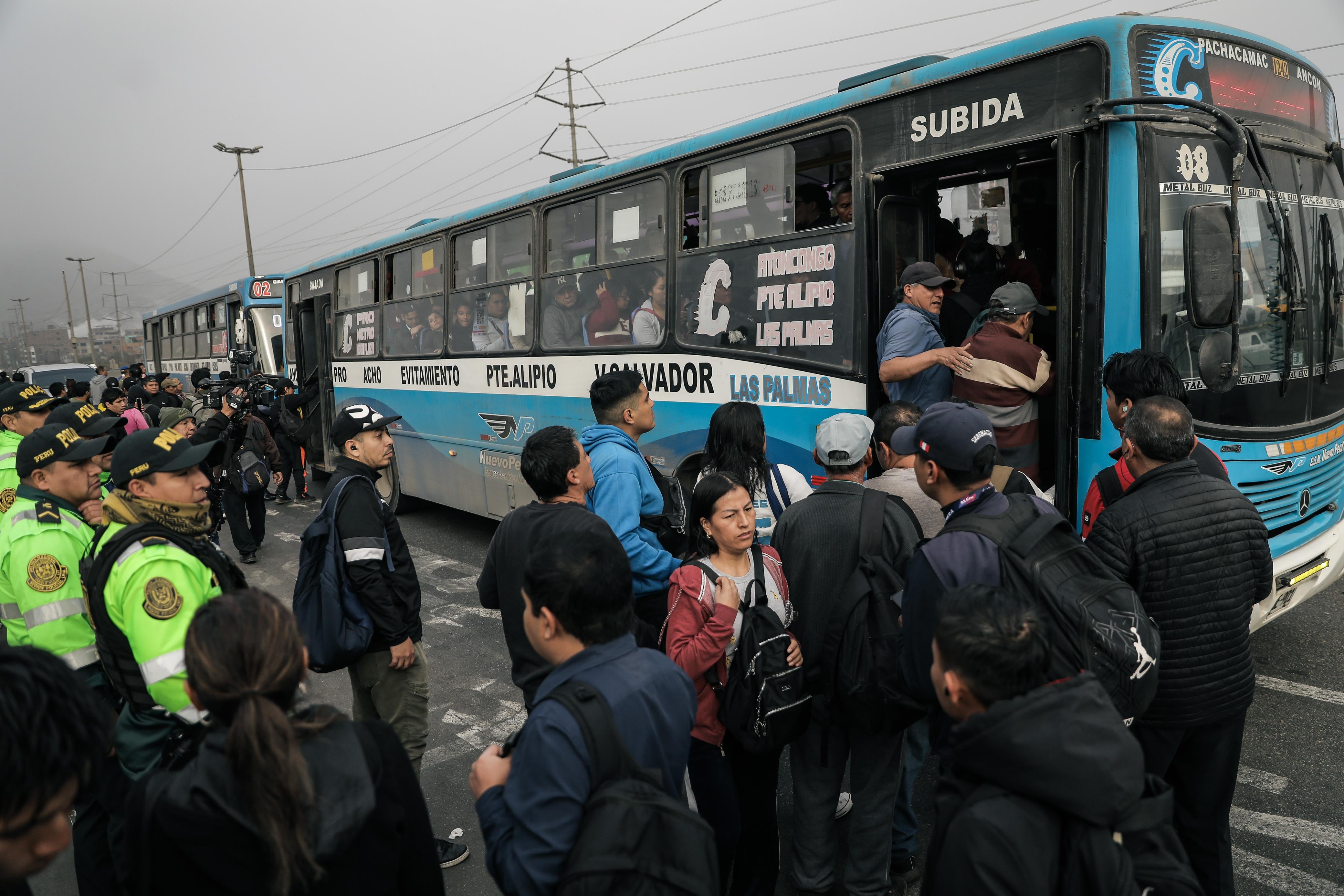Paro de transportistas el 4N: caos anunciado y soluciones ridículas que nadie pidió