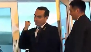 José Jerí compró dulces antes de volver a casa tras juramentar como presidente : “Pensando en lo que me ha sorprendido hoy”