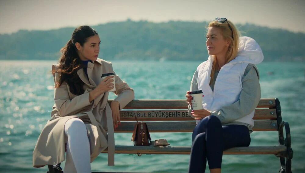 Suzan y Nebahat unidas contra Akif en la telenovela turca "Hermanos" (Foto: NG Medya)