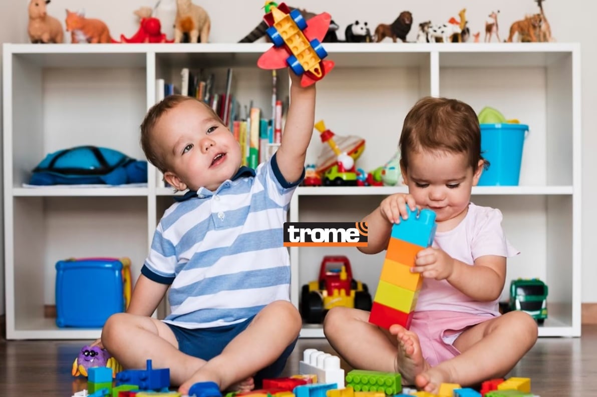 Hay diversidad de juguetes. Además de pensar en algo para divertirlos, procure involucrarse en el juego de sus niños. (Isabel Medina / Compos. Trome).