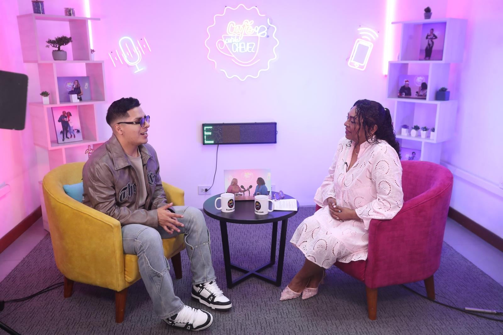 Chechito en el Café con la Chevez. Foto: Jesús Saucedo / @photo.gec