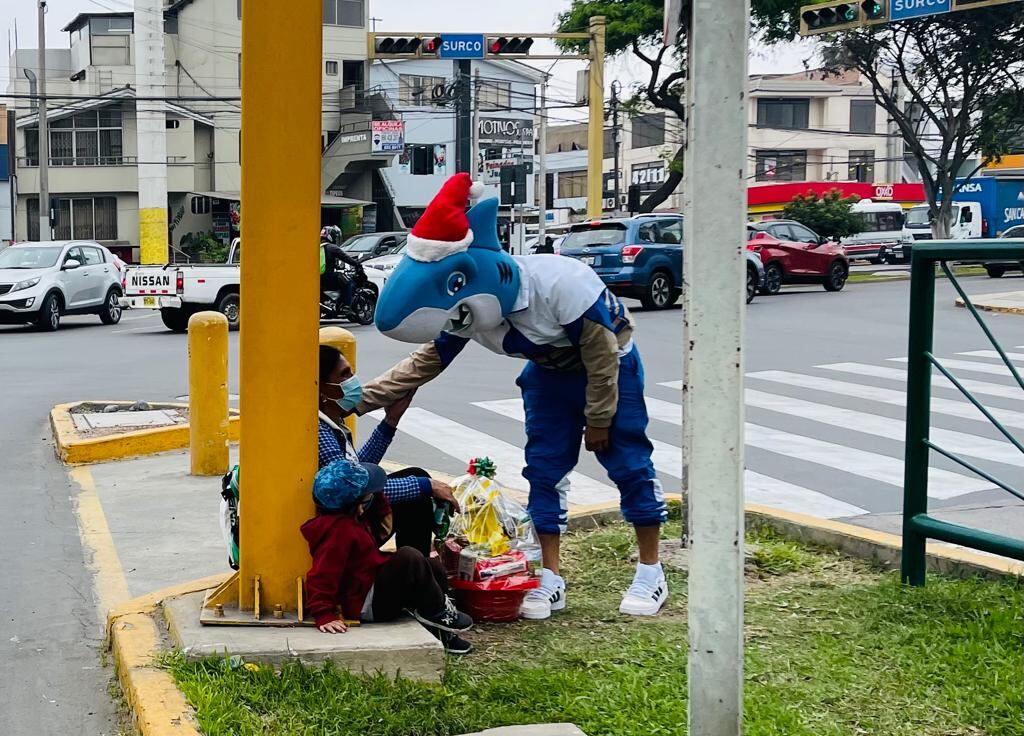 Tiburón Lima volvió para esta Navidad.