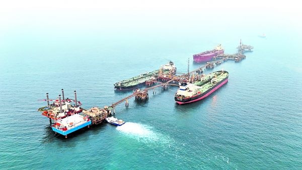 El estrecho de Ormuz es un paso marítimo estratégico y estrecho de aproximadamente 33 km de ancho. Foto: difusión