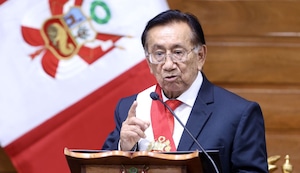 José María Balcázar jura como presidente y da su primer mensaje a la nación: “No es difícil gobernar un país”