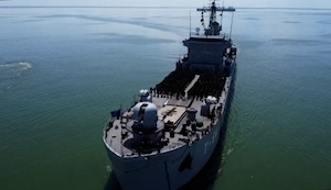 Venezuela lanza operación militar de “resistencia” ante presencia de Estados Unidos en el Caribe