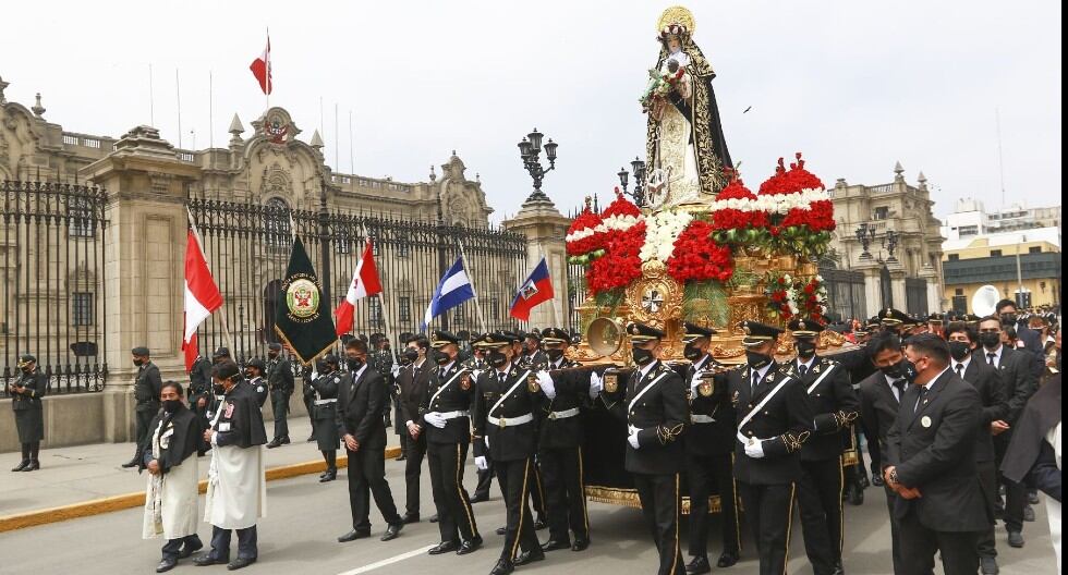 Diversos homenajes y expresiones de fe por nuestra santa limeña. (Trome)