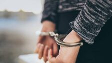 Juzguen como adultos a menores criminales