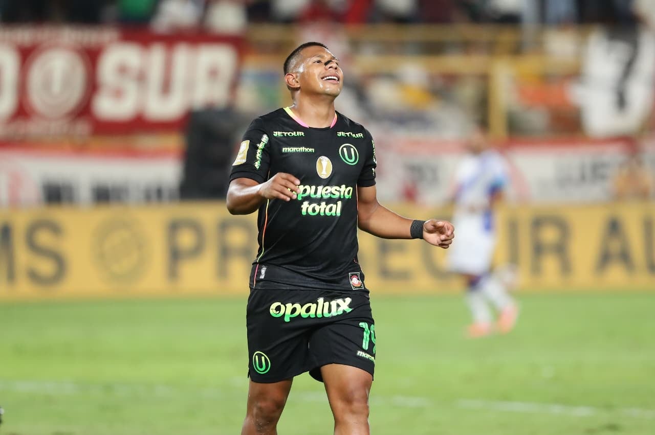 Edison Flores erró increíble ocasión de gol en el primer tiempo de Universitario vs. Alianza Atlético. (Jesús Saucedo/@photo.gec)