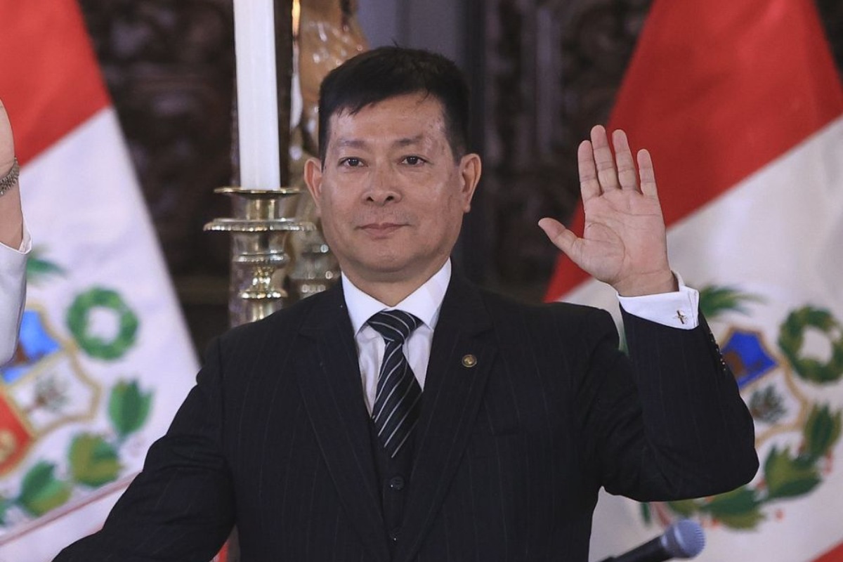 Ministro de Justicia asegura que es inocente, pero será investigado por la Fiscalía.