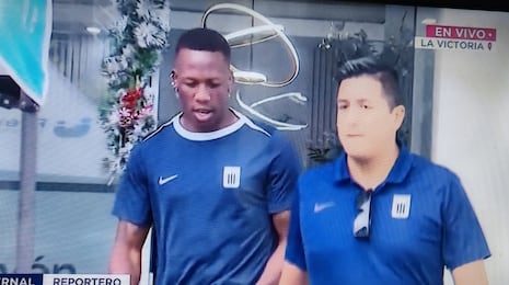 Luis Advíncula regresó a Perú y se dirigió a Matute a firmar su contrato | VIDEO