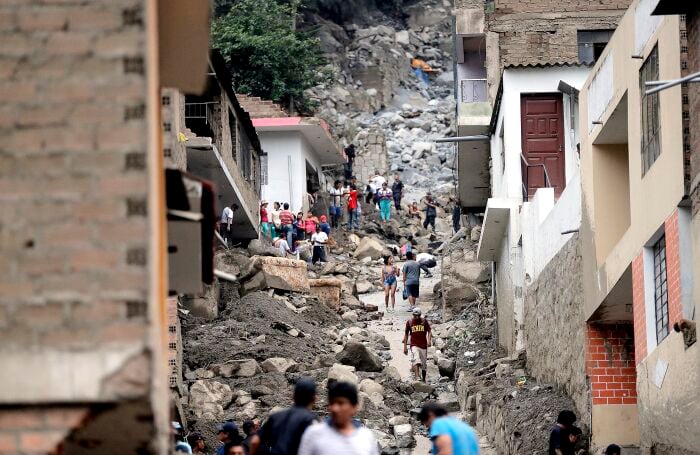 Los huaicos arrasan con todo a su paso.