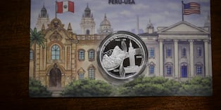 Lima 30 de abril del 2026
Presentación de la nueva moneda BICENTENARIO DE LAS RELACIONES DIPLOMÁTICAS PERÚ - EE.UU en la mesa estuvieron
julio Velarde presidente del bcr
Carlos Pareja Ríos. Canciller del perú
Bernie Navarro embajador de peru