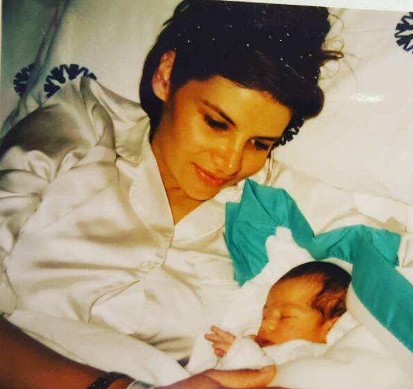 Cuando Natalia Ramírez grabó “Yo soy Betty, la fea”, la actriz ya era madre de una niña llamada Gabriela Serrano Ramírez (Foto: Natalia Ramírez/ Instagram)