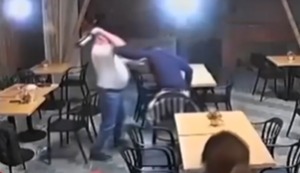 Áncash: Fiscal y abogado se agarran a golpes y botellazos en cantina