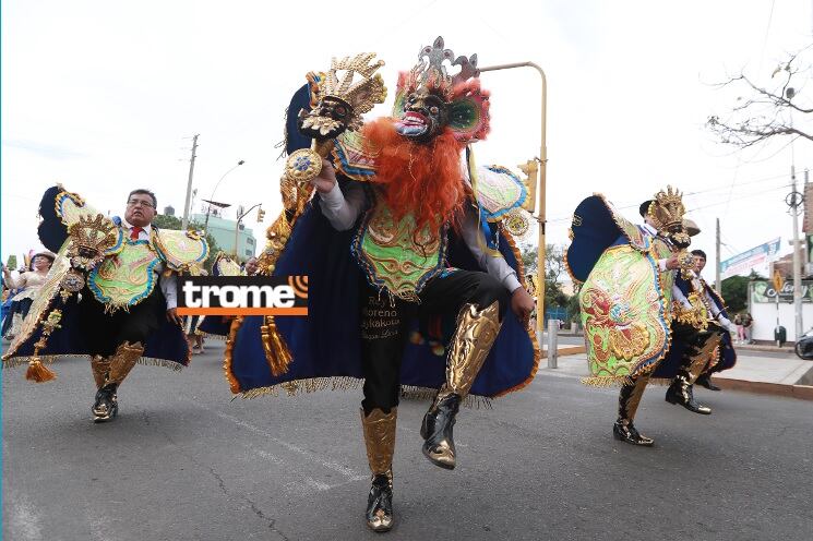 Cientos de danzantes luciendo coloridos trajes rindieron con su arte un homenaje a la Mamita Candelaria. (Isabel Medina / Alessandro Currarino / Trome).