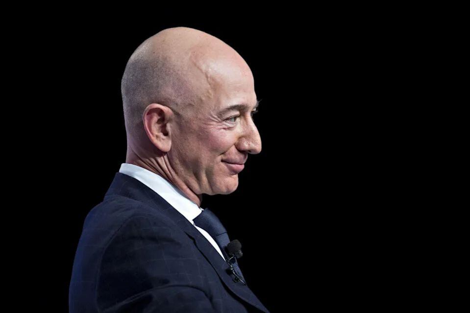 Jeff Bezos en conferencia de prensa (Foto: AFP)