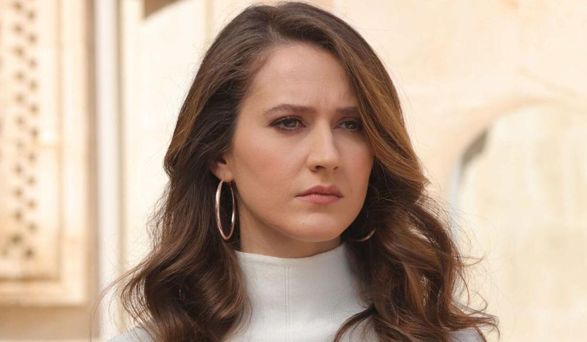 La actriz dando vida a Gönül. (Foto: Mia Yapim)