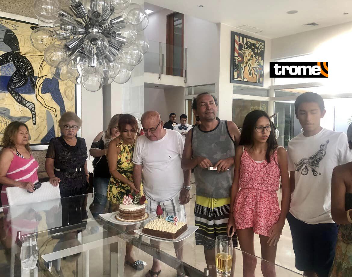 Magaly Medina despide a su padre Luis Medina. Foto: Facebook