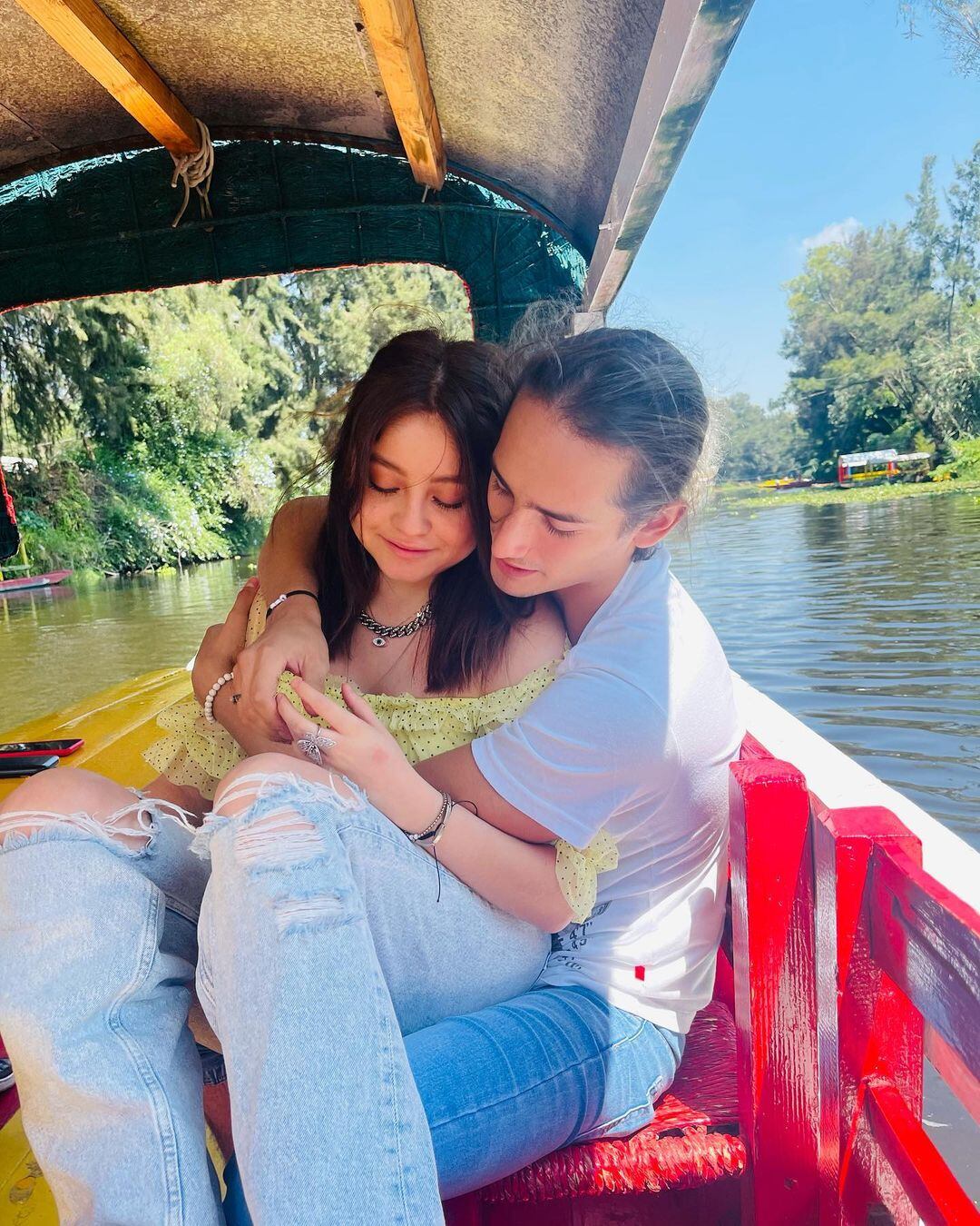 La cantante y Emilio Osorio empezaron su relación en julio de 2021. (Foto: Karol Sevilla / Instagram)