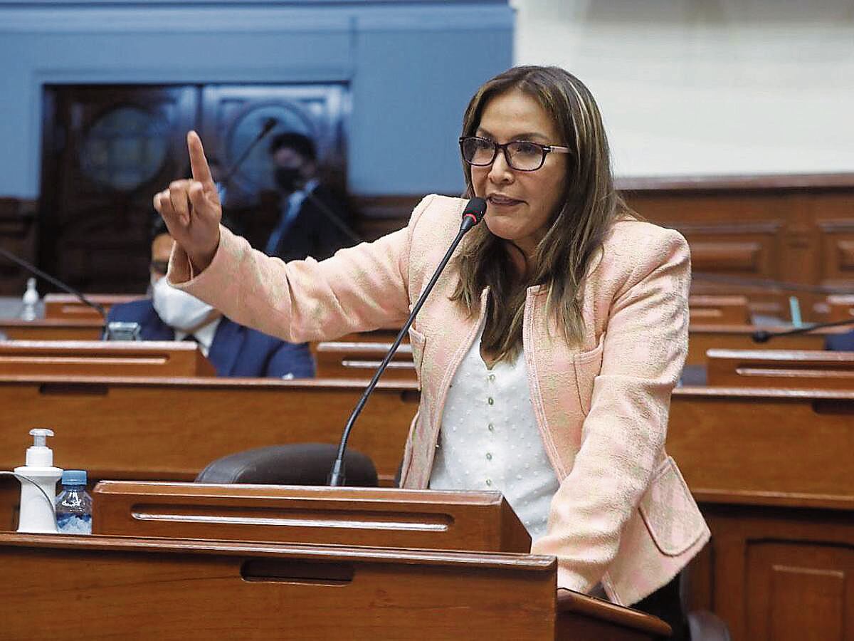 Magaly Ruiz fue blindada por el Congreso.